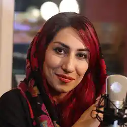 مینا مومنی
